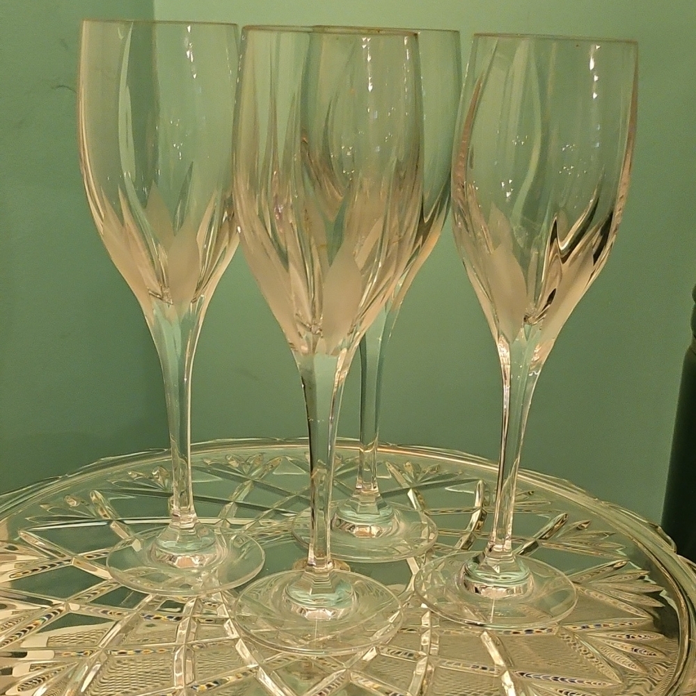 Elegant Crystal Champagne Flutes - Set of 4